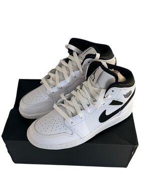 Nike Grade School Jordan 1 Mid White Black Sneakers Size 5.5 Youth